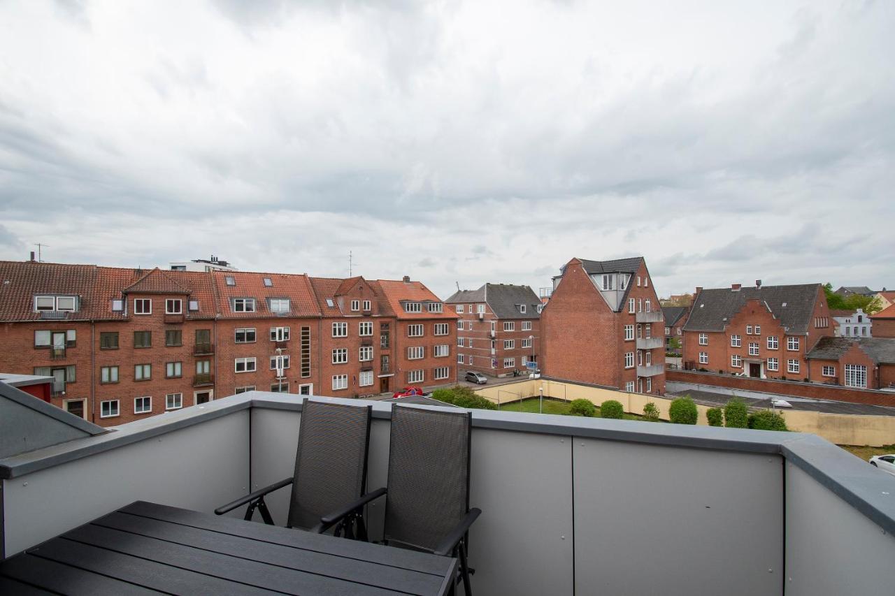 Stylish Two Floor Deluxe Apartment - 2 Bedroom Sønderborg Eksteriør bilde